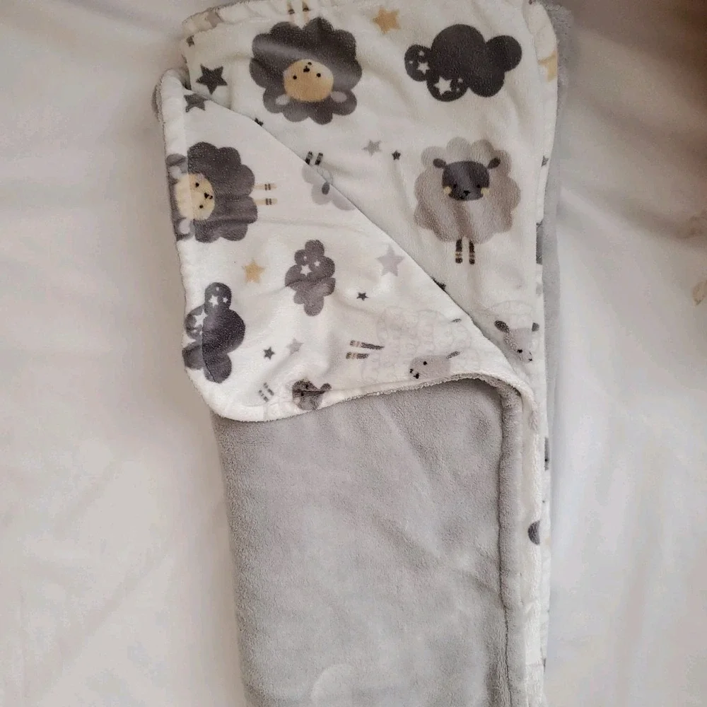 Parents Choice Gray White Sheep Lambs Lovey Stars Baby Soft Plush Blanket 30x40